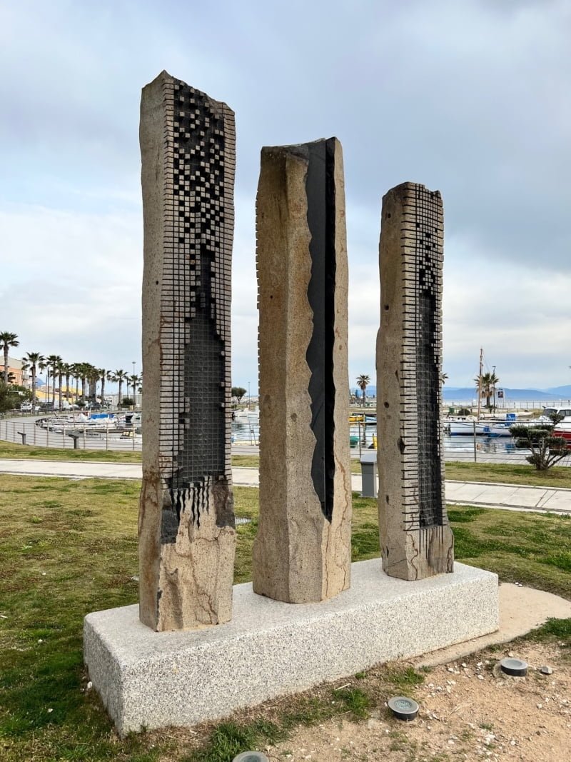 Pietre Sonore di Pinuccio Sciola Golfo Aranci Lungomare