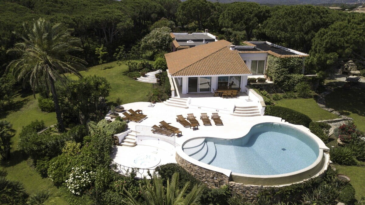 Villa-Da-Sogno-Farfalla-Capo-Coda-Cavallo