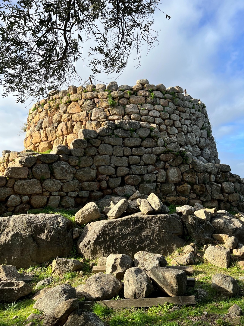 nuraghe la prisgiona arzachena